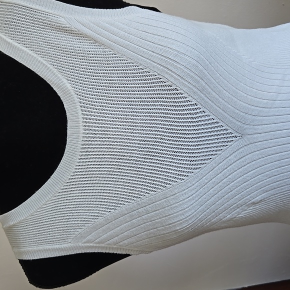 Express Women's White Ribbed Sleeveless Lightweight Sweater Size M Stretch - Picture 2 of 8